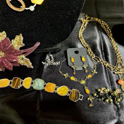 Sale Photo Thumbnail #367