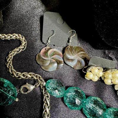 Sale Photo Thumbnail #399