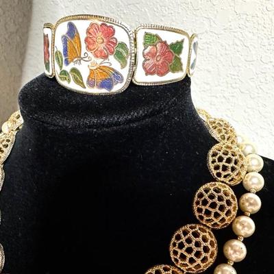 Sale Photo Thumbnail #369