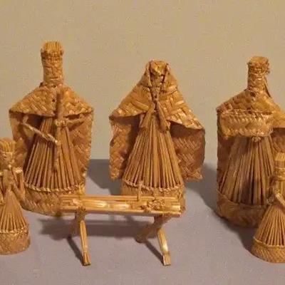 Mexican Folk Art Nativity Made Of Straw