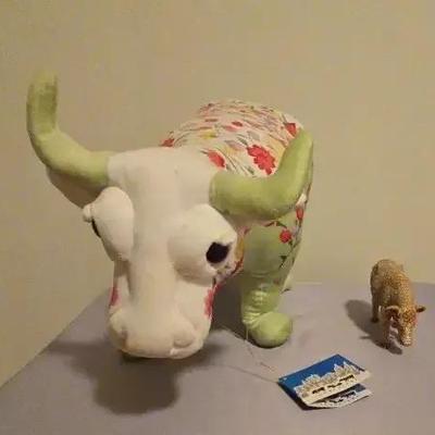 Cow Parade Stuffed Floral Plush Cow And Small Cow Figure
