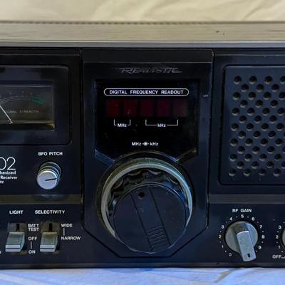 Realistic DX-302 Quartz Synthesized Communication Receiver Ham Radio UNTESTED