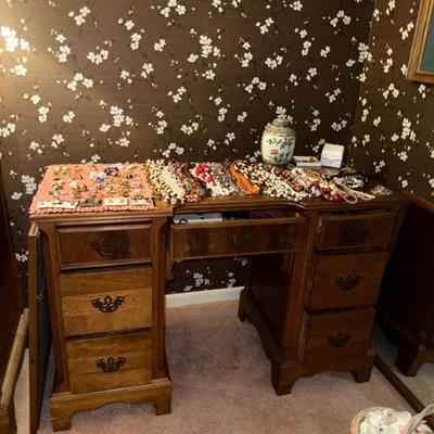 Sale Photo Thumbnail #241