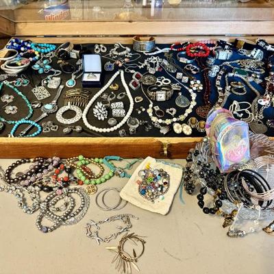 Sale Photo Thumbnail #178