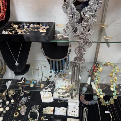 Sale Photo Thumbnail #42