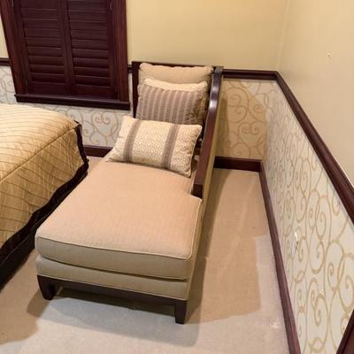 Sale Photo Thumbnail #568