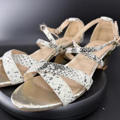 Sale Photo Thumbnail #560