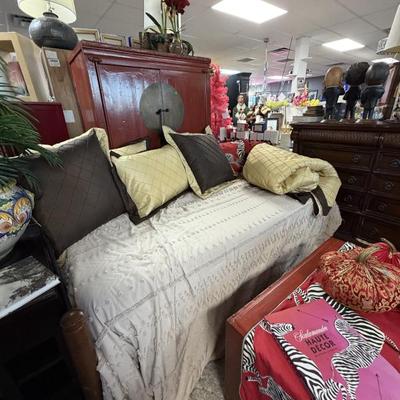 Sale Photo Thumbnail #368