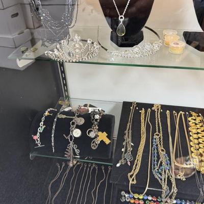 Sale Photo Thumbnail #46