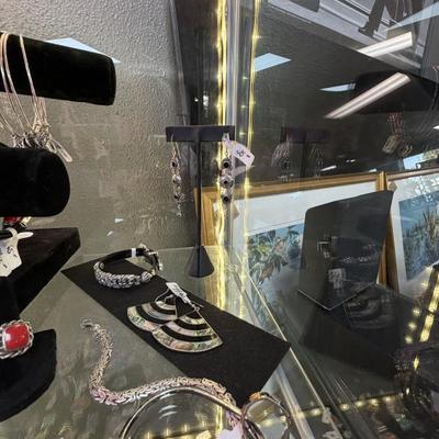 Sale Photo Thumbnail #240