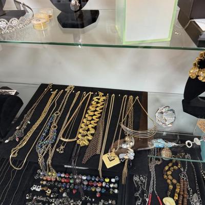 Sale Photo Thumbnail #47