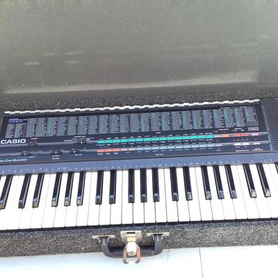 Casio ToneBank CT650 Keyboard With Padded Hard Shell Carrying Case 