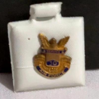 10K Gold United States Air Force 30 Year Service Award Pin Vintage Old Screw on Style Circa 1940-50s