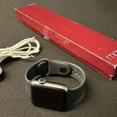 Apple Watch Series 3 With Charger Working      