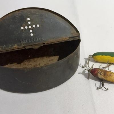 Vintage 1940s Fall City Fishing Metal Bait Box and 2 Old Fishing Lures