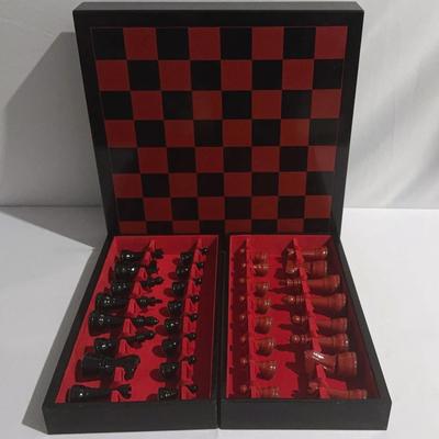 Chess with Weighted Cheesman Red and black and 18” by 18” Wooden Board and Case 