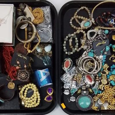 Sale Photo Thumbnail #684