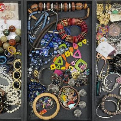 Sale Photo Thumbnail #652