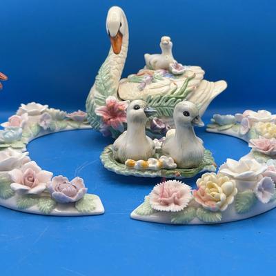 BN311 Fitz And Floyd Classic Gravy Bowl Set