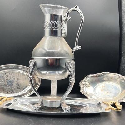 BN219 Serving Trays & Carafe