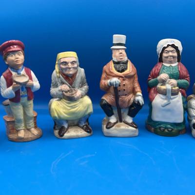 BN144 The Charles Dickens Toby Jug Collection