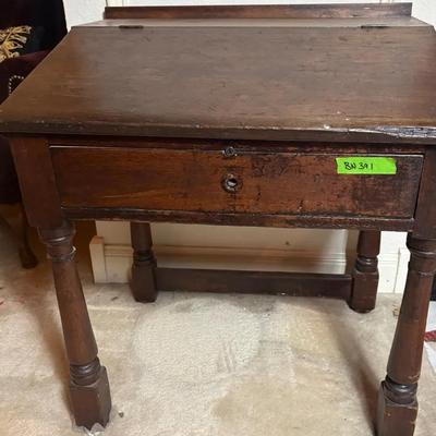 BN391 Vintage Desk