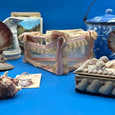 BN365 Seashells & Souvenirs Vintage Decor