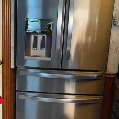 BN114 Whirlpool Refrigerator 