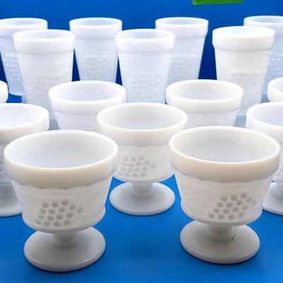 BN385 Anchor Hocking Harvest Grape Pattern Glasses/Bowl