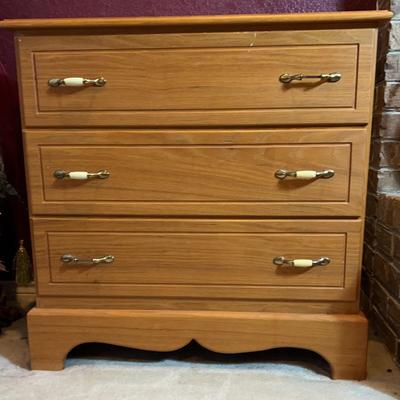 BN721 3 Drawer Chest