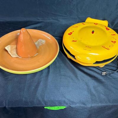 BN923 Cocorico Pottery Chicken Roaster and Rival Quesadilla Maker 