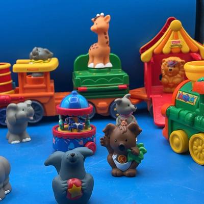 BN610 Day At The Circus - Little People