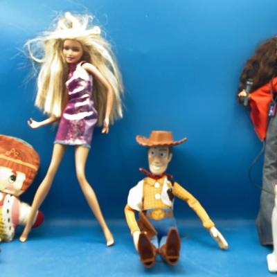 BN611 Yesteryear Dolls