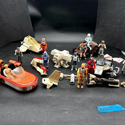 BN620 1978 KENNER Luke Skywalker Land Speeder Vehicle & More