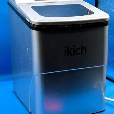 BN400 IKICH portable countertop ice maker.
