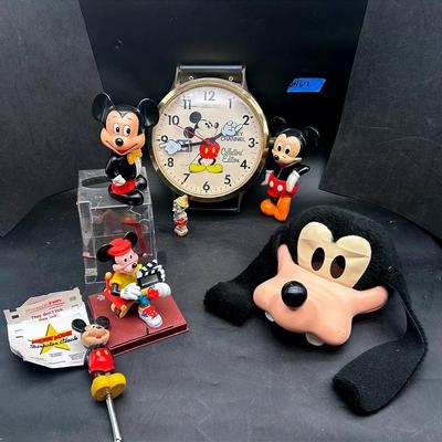 BN612 Classic Mickey Mouse & Goofy Collectibles