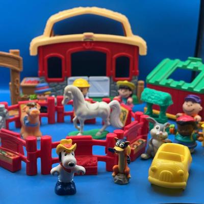 BN609 On The Farm - Little People