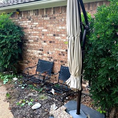 BN916 Outdoor Metal Rocking Chairs & Patio Umbrella!!