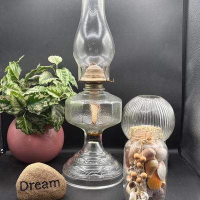BN439 Vintage Glass Oil Lamp & Decor 