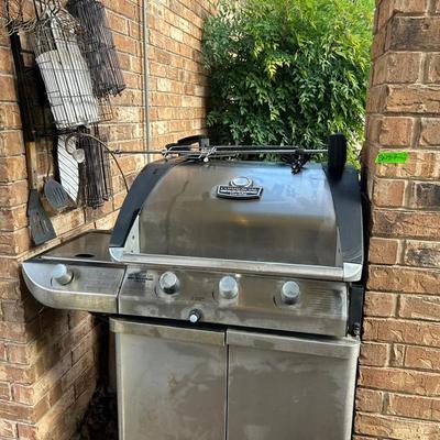 BN917 Char-Broil Commercial Series Gas Grill & Accessories 