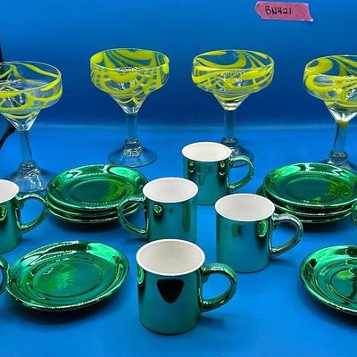 BN421 Yellow Swirl Margaritas Glass & Emerald Green Mugs