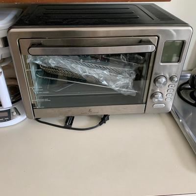 Toaster oven w trays