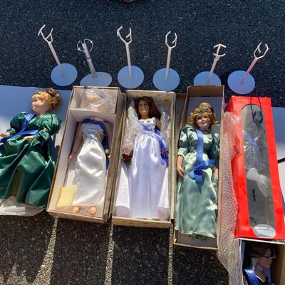 Queen of the fair dolls