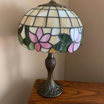 Tiffany style lamp 20in H