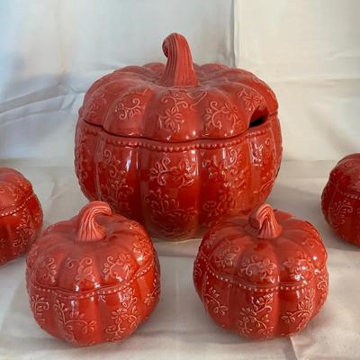 Temptations Pumpkin Soup Tureen And Dishes 