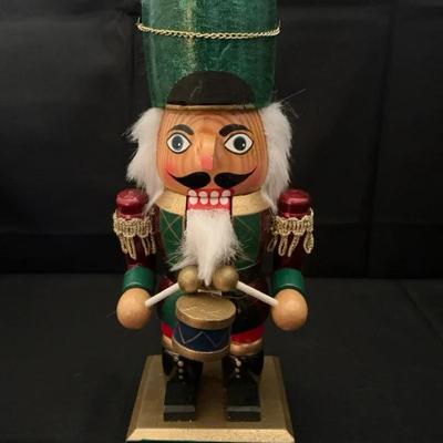 Mark Roberts Drummer Nutcracker (10 Inch)