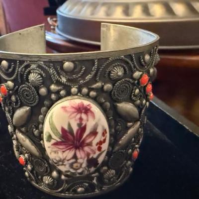 Sale Photo Thumbnail #153