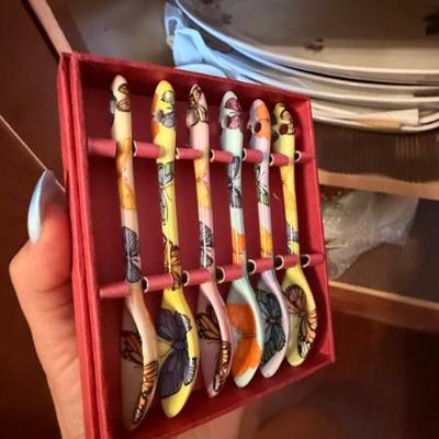 Sale Photo Thumbnail #486