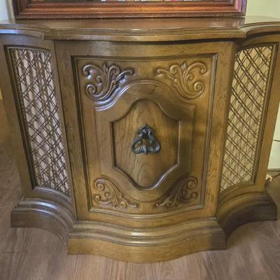 Sale Photo Thumbnail #27: Vintage console record player, radio, 8-track