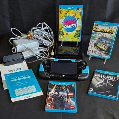 Wii U Console and Controller, (4) Games and Cords